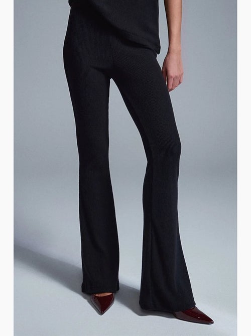Pantalon évasé en maille, taille haute dilvin - Kiabi Pantalon évasé en maille, taille haute dilvin - Kiabi