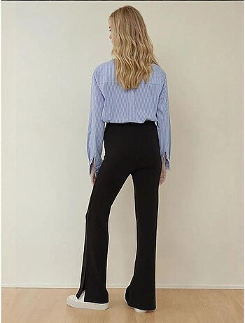 Pantalon évasé taille haute avec fente
