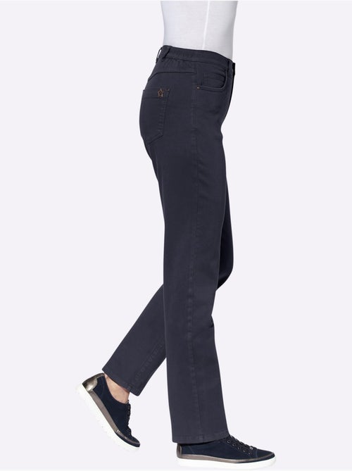 Pantalon extensible 5 poches avec ceinture élastique et détail étoile - Taille courte - Moda Vilona - Kiabi Pantalon extensible 5 poches avec ceinture élastique et détail étoile - Taille courte - Moda Vilona - Kiabi