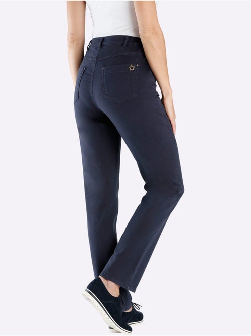 Pantalon extensible 5 poches avec détail fantaisie étoiles - Taille standard - Moda Vilona - Kiabi Pantalon extensible 5 poches avec détail fantaisie étoiles - Taille standard - Moda Vilona - Kiabi