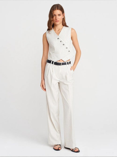 Pantalon femme à jambe droite dilvin - Kiabi Pantalon femme à jambe droite dilvin - Kiabi
