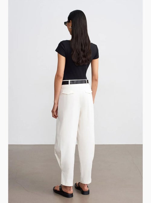Pantalon femme à taille haute et jambe large en popeline dilvin - Kiabi Pantalon femme à taille haute et jambe large en popeline dilvin - Kiabi