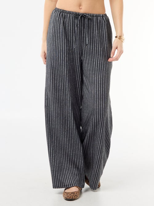 Pantalon femme ample en maille crinkle - Kiabi Pantalon femme ample en maille crinkle - Kiabi