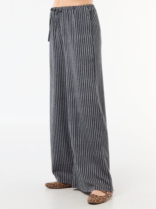 Pantalon femme ample en maille crinkle - Kiabi Pantalon femme ample en maille crinkle - Kiabi