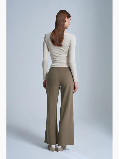 Pantalon femme en maille à jambe large dilvin - Kiabi Pantalon femme en maille à jambe large dilvin - Kiabi