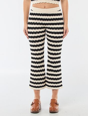 Pantalon flare femme en maille fantaisie