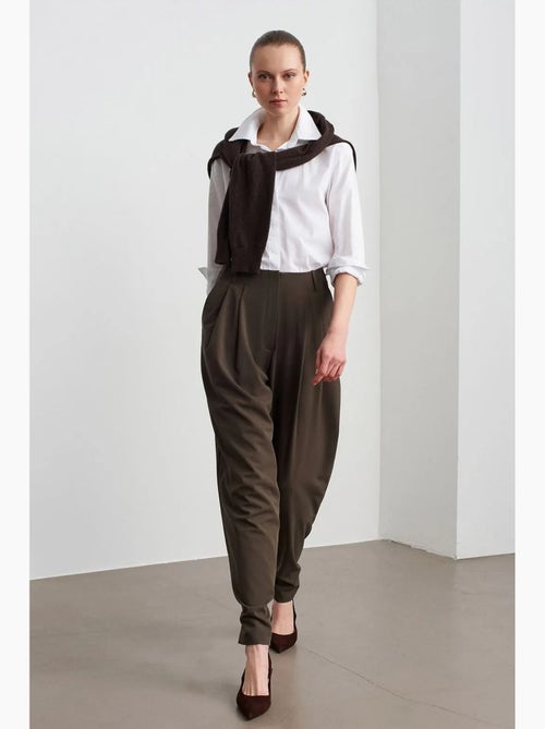 Pantalon femme large à taille haute en crêpe dilvin - Kiabi Pantalon femme large à taille haute en crêpe dilvin - Kiabi