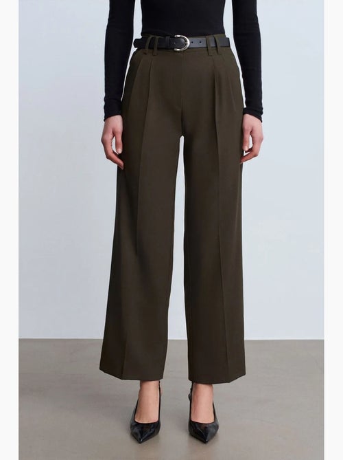 Pantalon femme large en crêpe à plis dilvin - Kiabi Pantalon femme large en crêpe à plis dilvin - Kiabi