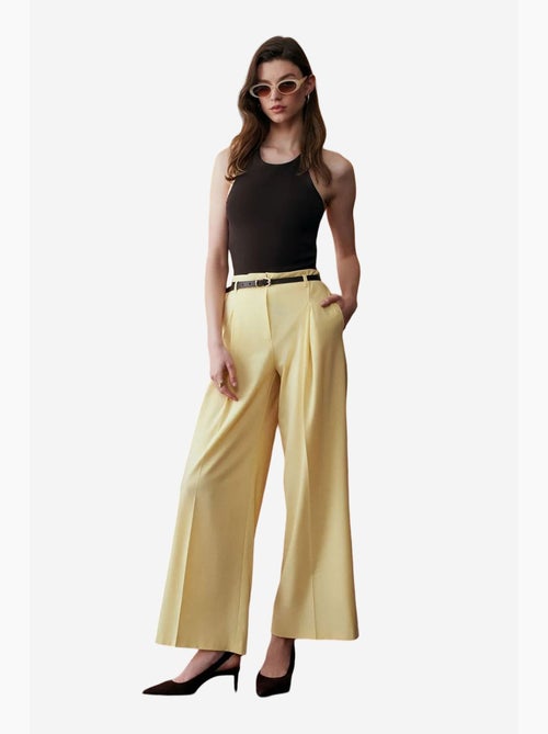 Pantalon femme palazzo en crêpe avec ceinture dilvin - Kiabi Pantalon femme palazzo en crêpe avec ceinture dilvin - Kiabi