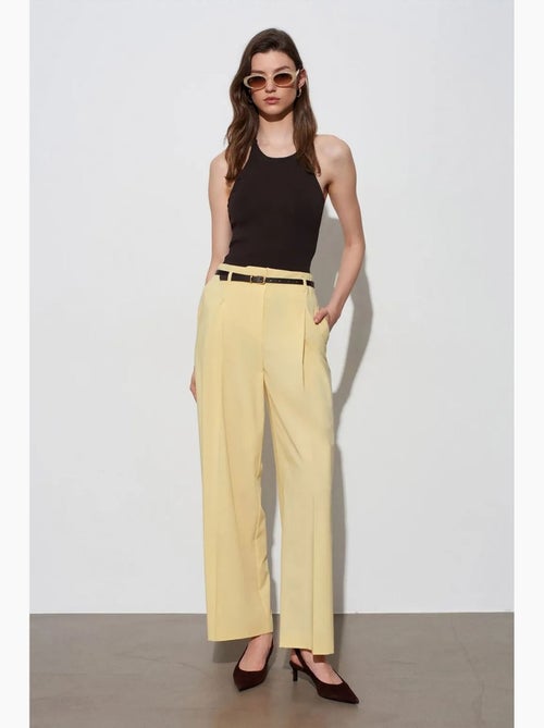 Pantalon femme palazzo en crêpe avec ceinture dilvin - Kiabi Pantalon femme palazzo en crêpe avec ceinture dilvin - Kiabi