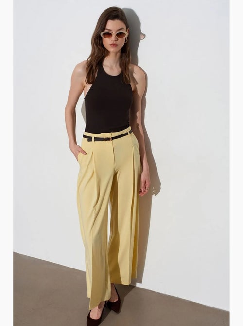 Pantalon femme palazzo en crêpe avec ceinture dilvin - Kiabi Pantalon femme palazzo en crêpe avec ceinture dilvin - Kiabi