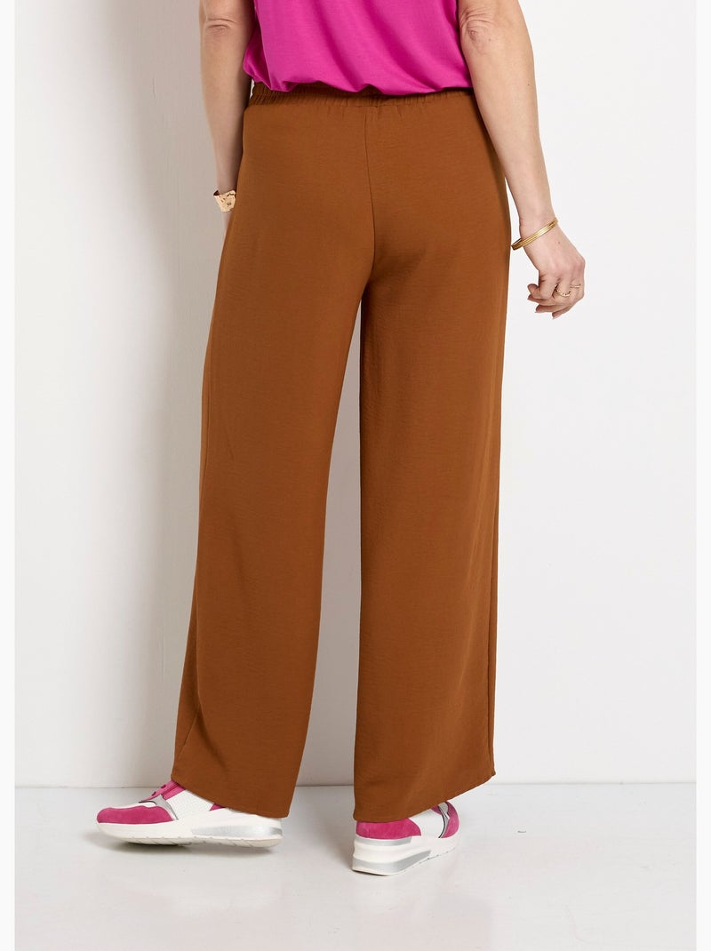 Pantalon fluide aspect soyeux Camel - Kiabi