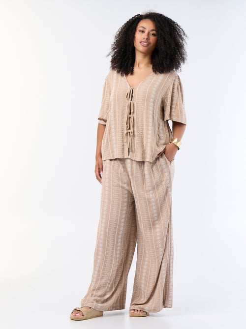 Pantalon fluide avec broderies - Kiabi