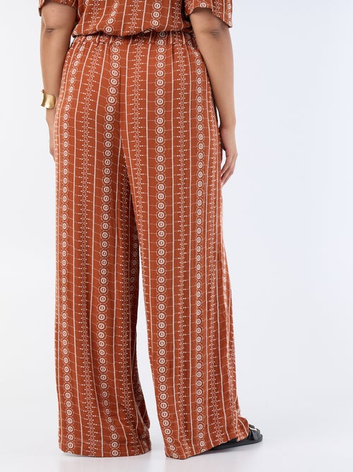 Pantalon fluide avec broderies - Kiabi