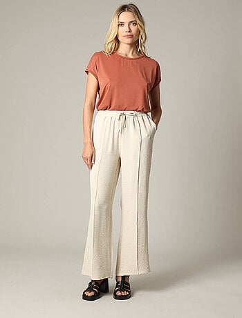 Pantalon fluide en tissu texturé avec taille élastiquée et double couture verticale 'Deeluxe'