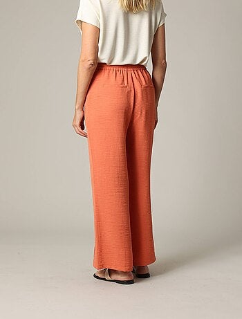 Pantalon fluide en tissu texturé avec taille élastiquée et double couture verticale 'Deeluxe'