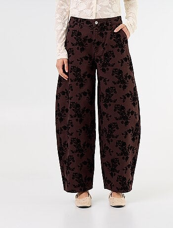 Pantalon forme barrel avec flocage
