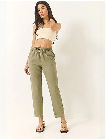 Pantalon fuselé en lin avec poches et ceinture nouée bianco lucci