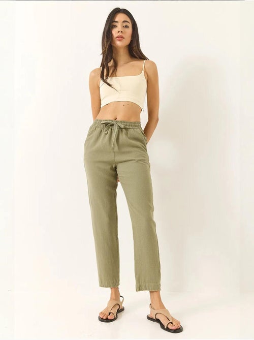 Pantalon fuselé en lin avec poches et ceinture nouée bianco lucci - Kiabi Pantalon fuselé en lin avec poches et ceinture nouée bianco lucci - Kiabi