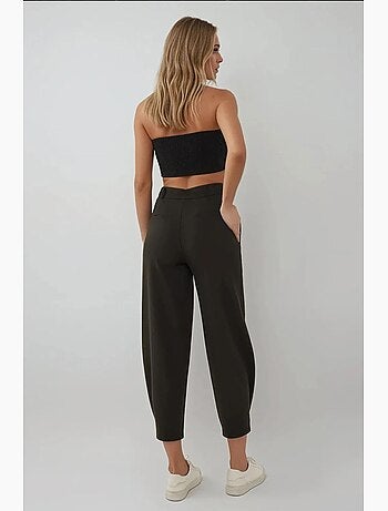 Pantalon fuselé taille haute avec détail boutonné à la taille hiccup