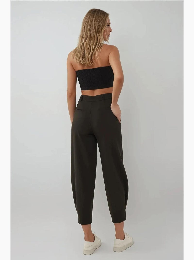 Pantalon fuselé taille haute avec détail boutonné à la taille hiccup Noir - Kiabi