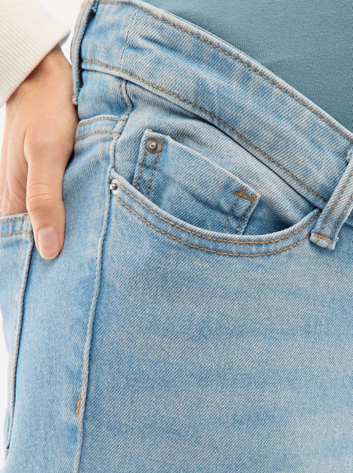 Pantalon grossesse avec ceinture stretch - Kiabi Pantalon grossesse avec ceinture stretch - Kiabi