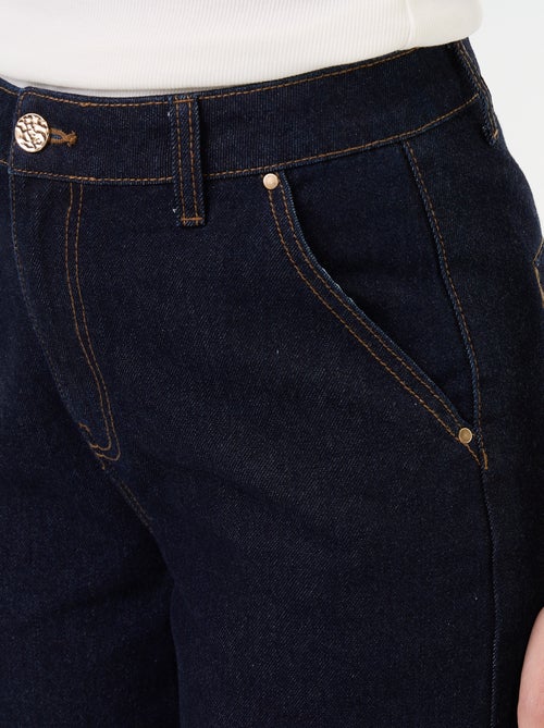 Pantalon jean uni avec larges revers à la base - Kiabi Pantalon jean uni avec larges revers à la base - Kiabi