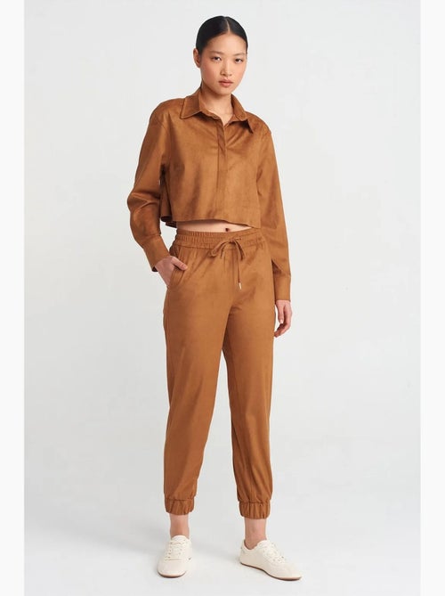 Pantalon jogger effet daim dilvin - Kiabi Pantalon jogger effet daim dilvin - Kiabi