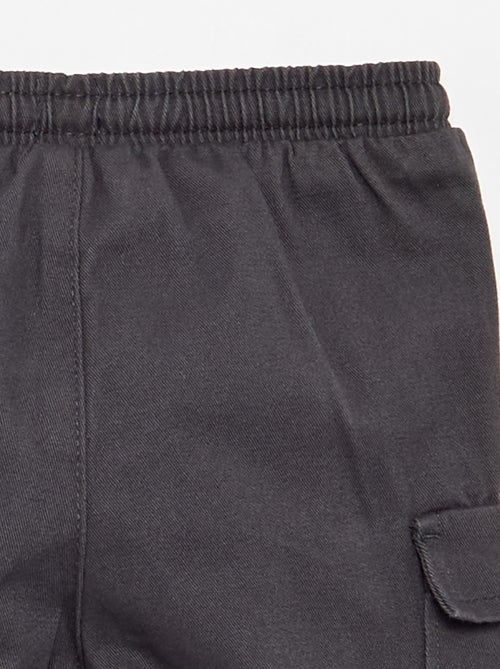 Pantalon jogger en twill avec poches à rabat - Kiabi Pantalon jogger en twill avec poches à rabat - Kiabi