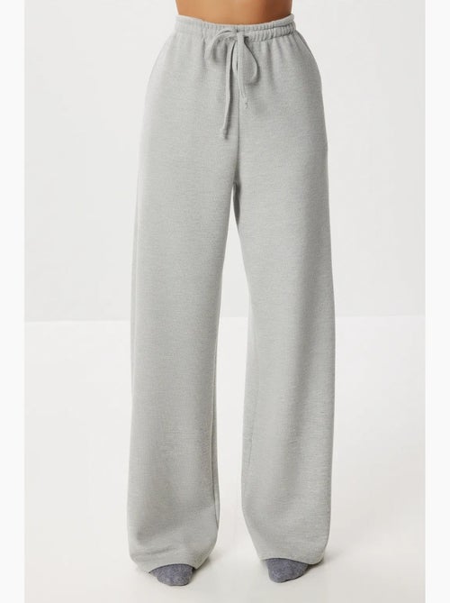 Pantalon jogger jambe large avec fermeture à cordon istanbul - Kiabi Pantalon jogger jambe large avec fermeture à cordon istanbul - Kiabi
