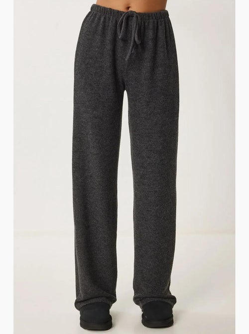 Pantalon jogger jambe large avec fermeture à cordon istanbul - Kiabi Pantalon jogger jambe large avec fermeture à cordon istanbul - Kiabi