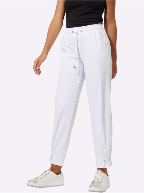 Pantalon jogpant à taille élastique et poches latérales - Taille courte - Helline - Kiabi Pantalon jogpant à taille élastique et poches latérales - Taille courte - Helline - Kiabi