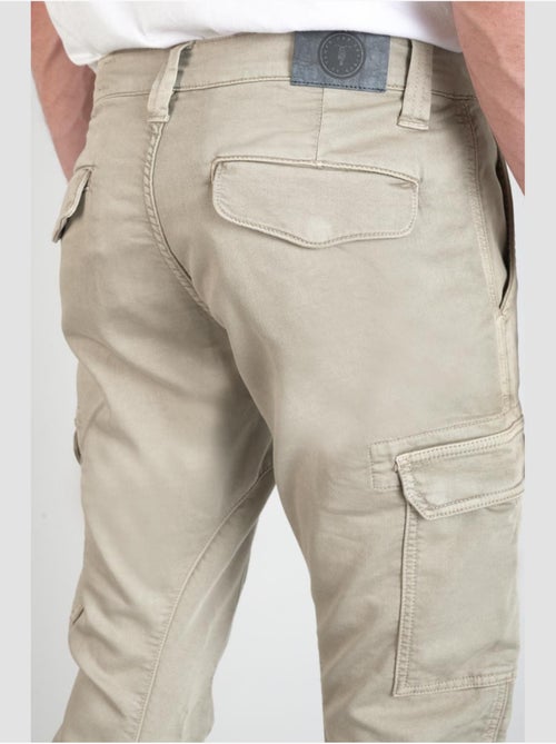 Pantalon KOGE carotte 'Le Temps Des Cerises' - Kiabi Pantalon KOGE carotte 'Le Temps Des Cerises' - Kiabi
