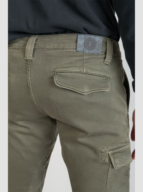 Pantalon KOGE carotte 'Le Temps Des Cerises' - Kiabi