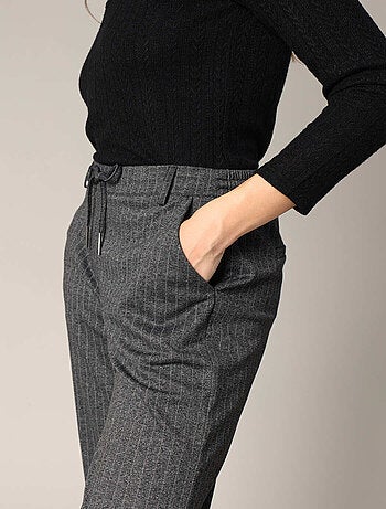 Pantalon large à plis et rayures verticales 'Deeluxe'