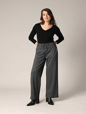 Pantalon large à plis et rayures verticales 'Deeluxe'