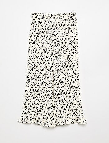 Pantalon large avec bas volantés