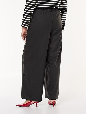 Pantalon large avec boucle dorée
