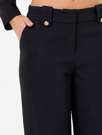 Pantalon large avec boutons dorés