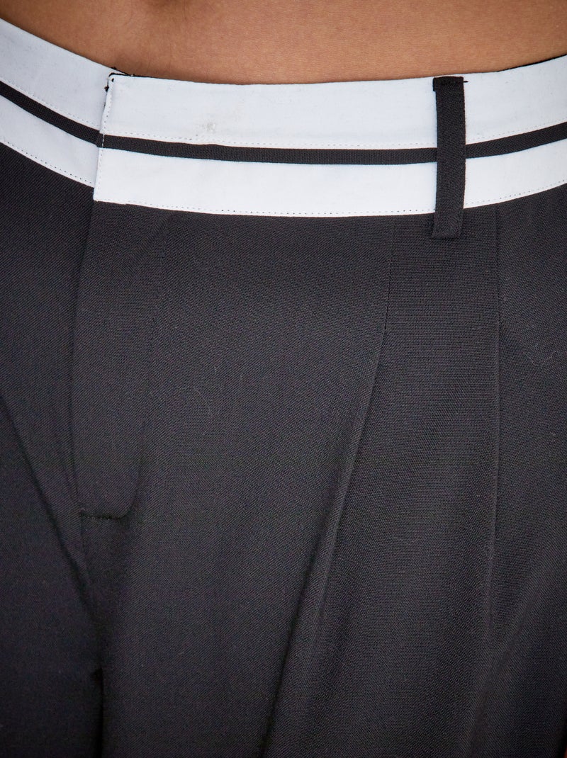 Pantalon large avec ceinture contrastante Noir - Kiabi
