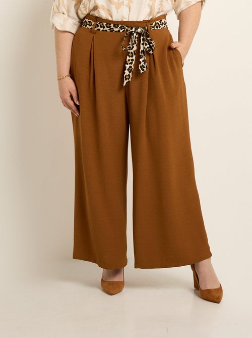 Pantalon large avec ceinture contrastée - Kiabi