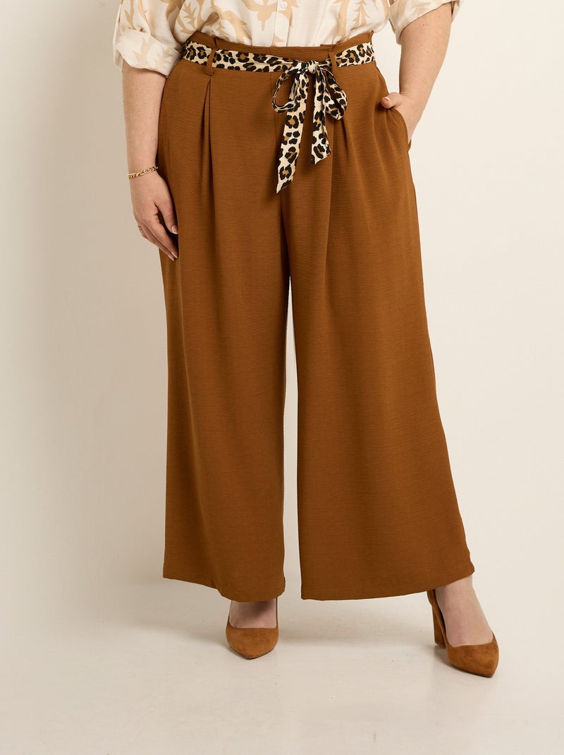 Pantalon large avec ceinture contrastée Camel - Kiabi