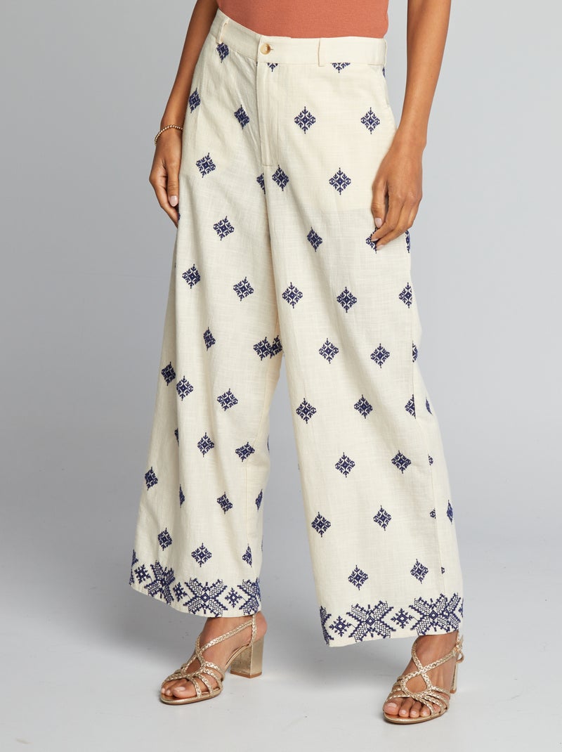 Pantalon large avec motifs brodés Beige/bleu - Kiabi
