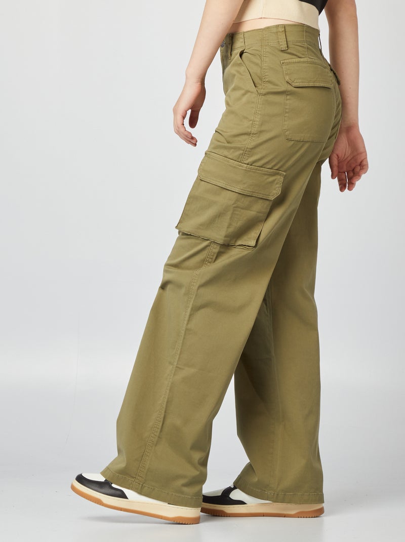 Pantalon large avec poches sur les côtés Kaki - Kiabi