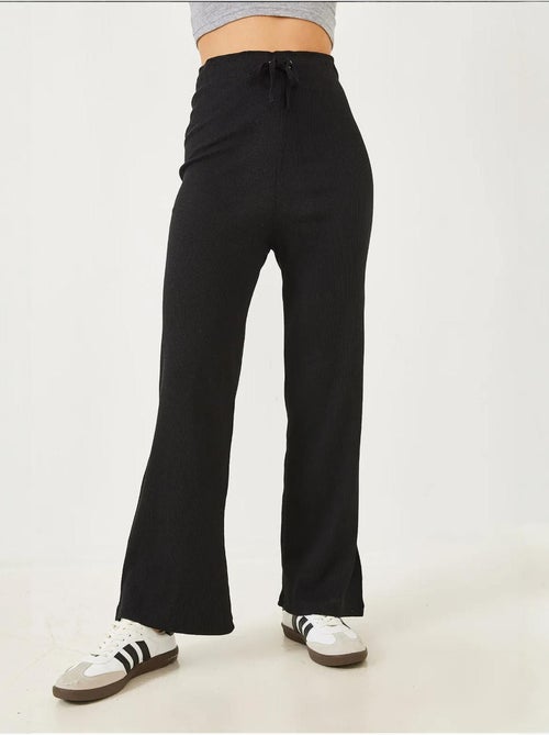 Pantalon large côtelé bianco avec ceinture nouée lucci - Kiabi Pantalon large côtelé bianco avec ceinture nouée lucci - Kiabi