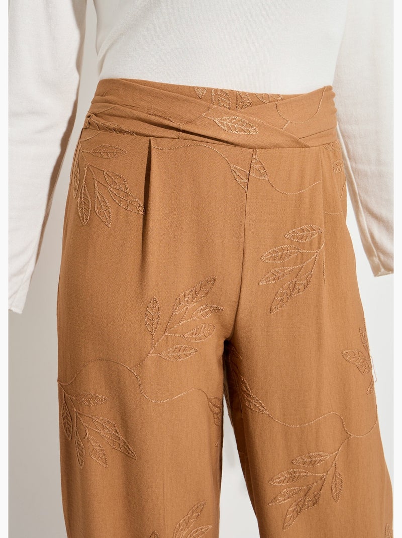 Pantalon large élastiqué brodé feuillage - Afibel Camel - Kiabi