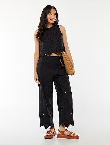 Pantalon large en broderie anglaise