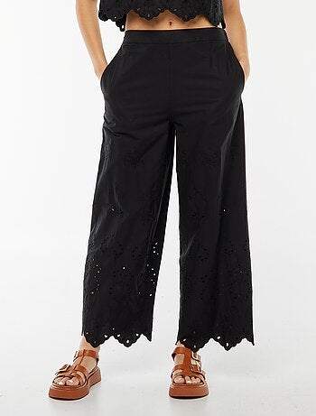 Pantalon large en broderie anglaise