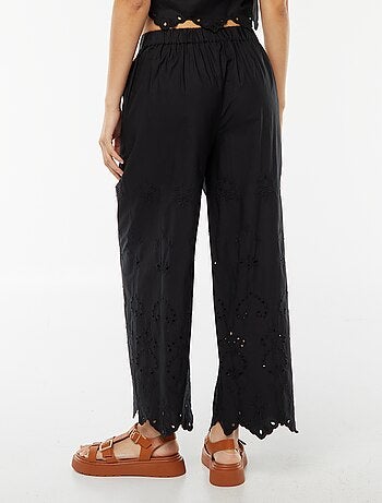 Pantalon large en broderie anglaise