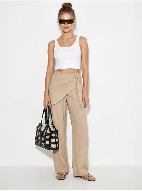 Pantalon large en crêpe à taille haute lucci - Kiabi Pantalon large en crêpe à taille haute lucci - Kiabi